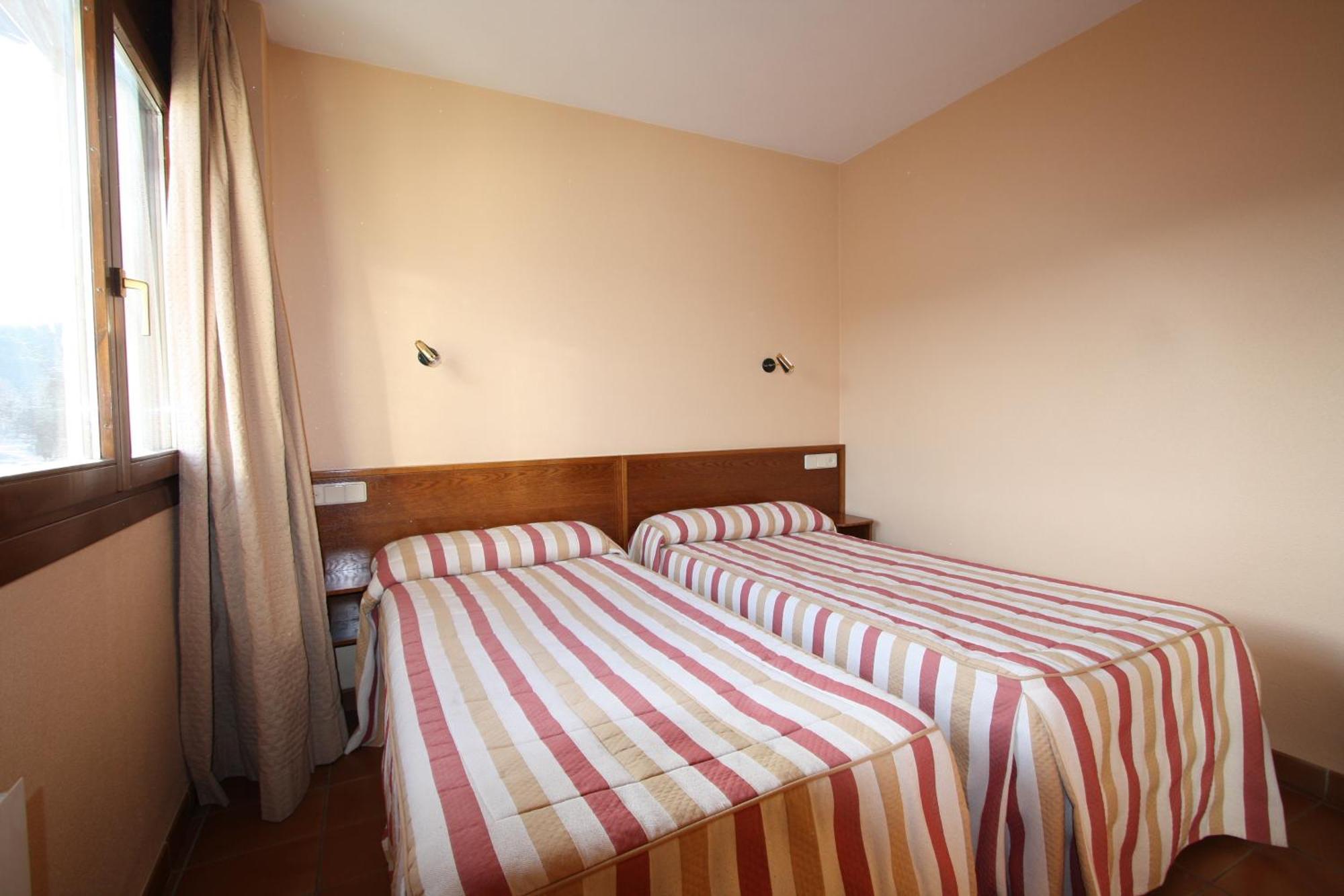 Apart-Hotel Selva Nevada La Virgen de la Vega ภายนอก รูปภาพ